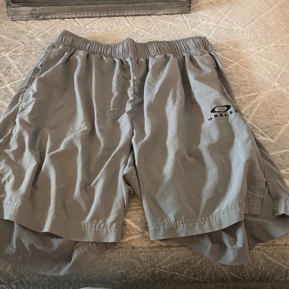 Oakley Men's Athletic Gray Shorts